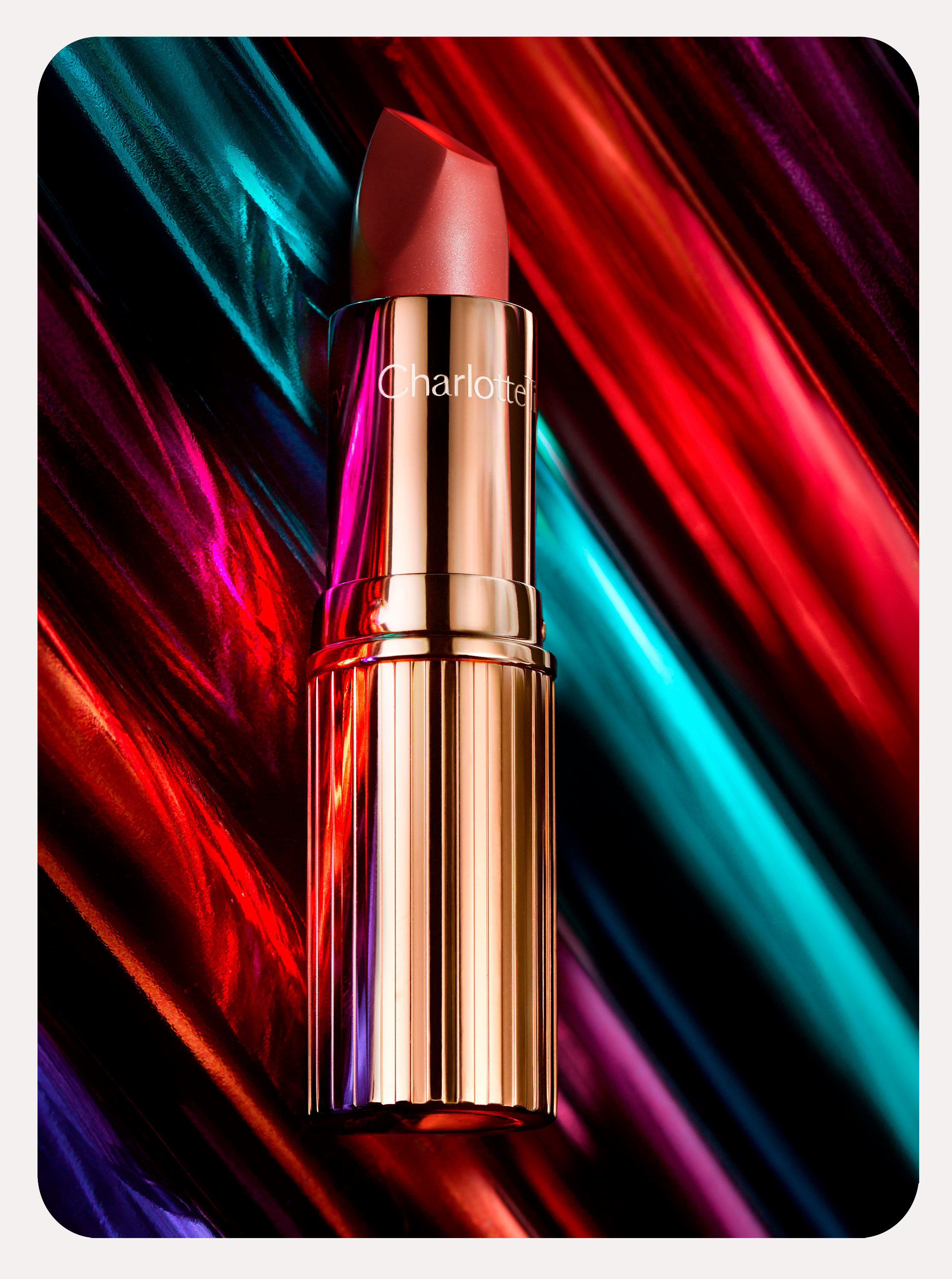 Charlotte_Tilbury4861_comp_cropped_version-2_border_smaller_filesize_off_white
